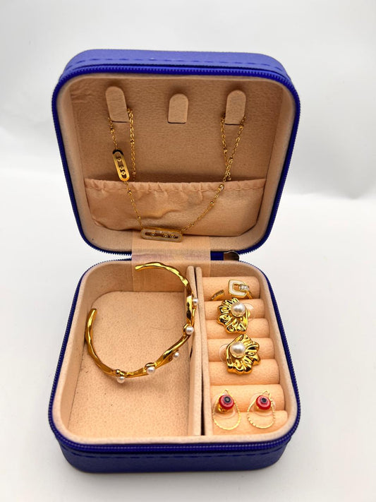 Jewellery Box with Elegant Gold-Tone Set